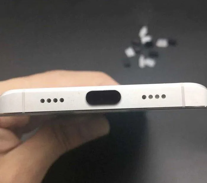 5%20pieces%20Dust%20proof%20Cover%20Cap%20Jack%20Charger%20Plug%20Type-C%20Port%20Anti-dust%20For%20Mobile%20Phone%20and%20laptop%20-%20Image%202