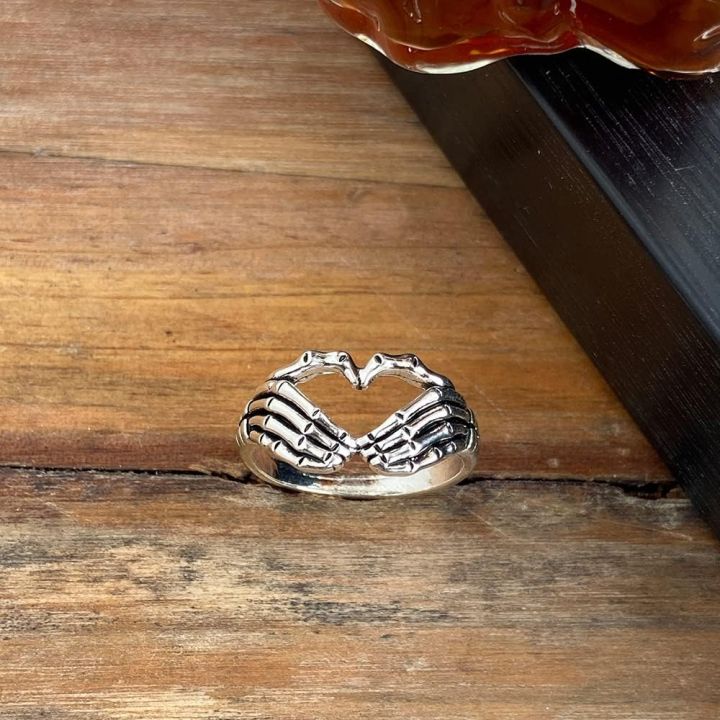 Skeleton%20Heart%20Ring%20for%20Girls%20%E2%80%93%20Adjustable%20Love%20Ring%20-%20Image%202