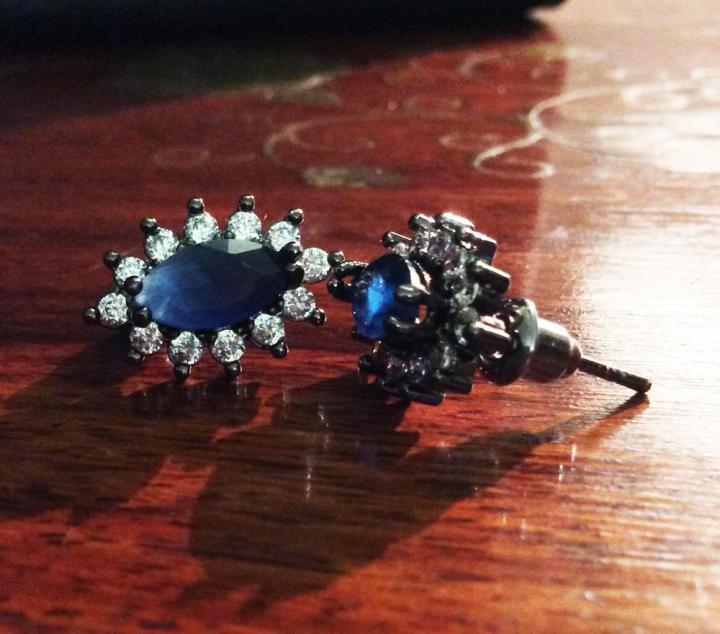 Navy%20Blue%20Stud%20Earrings%20Imported%20Jewellery%20For%20Women%20EDS-023%20-%20Image%204