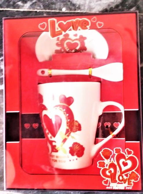 Beautiful%20Gift%20Pack%20Coffee%20Cup%20/%20Tea%20Mug%20with%20Spoon%20&%20Cupcap%20Lovely%20Red%20Heart%20Print%20-%20Image%204
