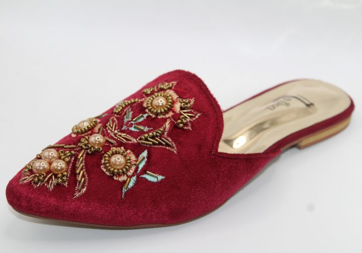 Embroidery%20Flat%20Pumps%20for%20Women%20%E2%80%93%20Multicolor%20Handwork,%20Black%20Velvet%20-%20Image%209