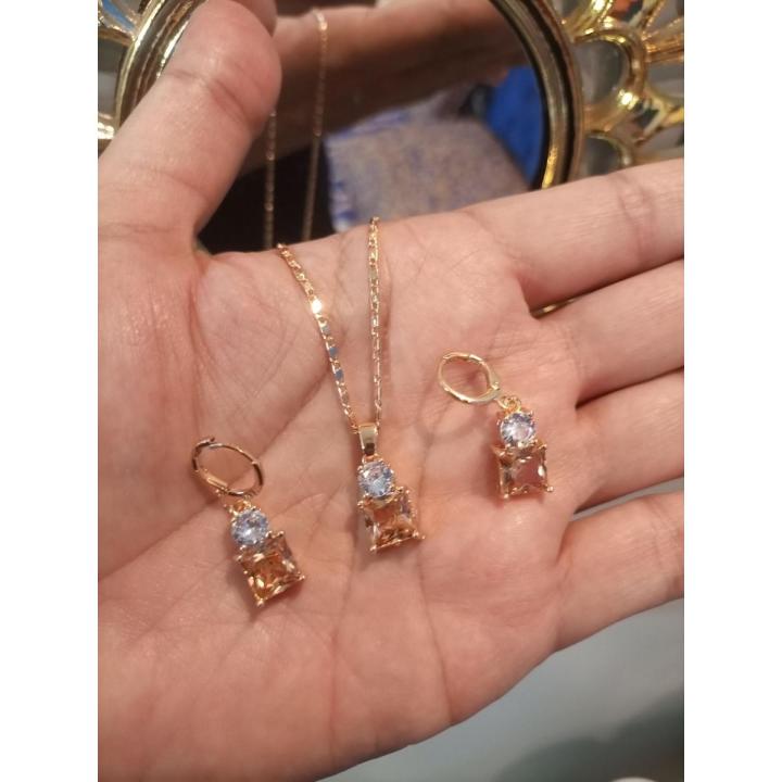 Chain Locket and Tops Zarkon Stone