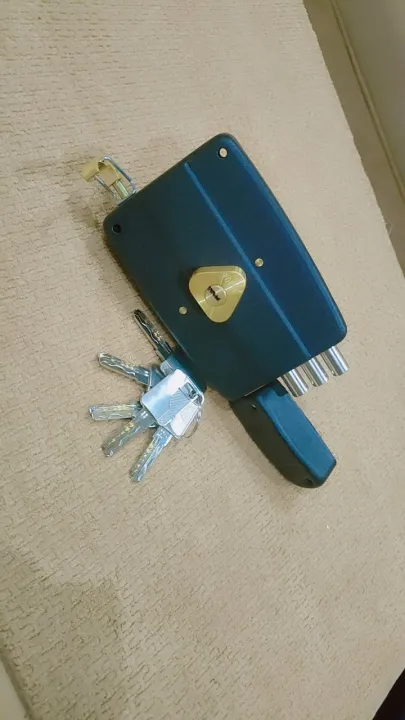 surface-mounted%20rim%20lock%20-%20Image%204