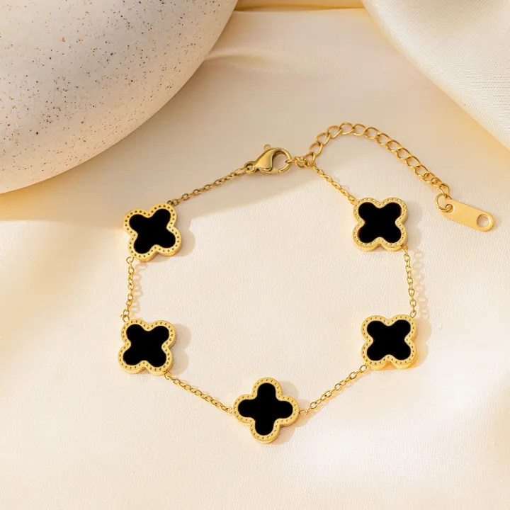 Stainless%20Steel%20Clover%20Jewellery%20Set%20for%20Girls%20&%20Women%20%E2%80%93%203%20Piece%20Set%20with%20Double-Sided%20Necklace,%20Bracelet%20&%20Earrings%20%7C%20Gold%20Color%20European%20Style%20-%20Image%2010