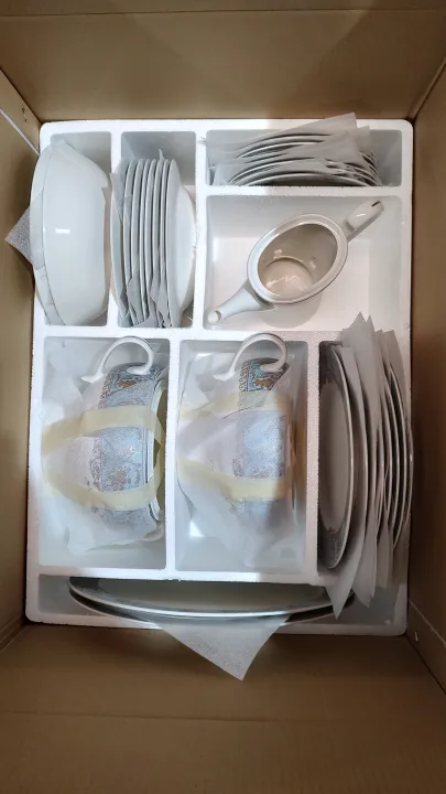 Premium%2061-Piece%20Blue%20Dinner%20Set%20%7C%20Fine%20Bone%20China%20%7C%20Green%20Crockery%20-%20Image%206