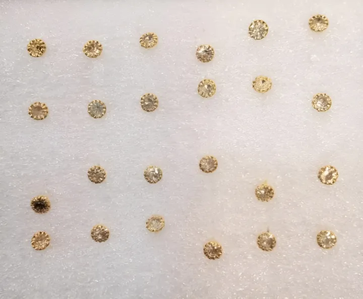 Get%20Your%20Elegant%20Gold-Plated%20Stone%20Nose%20Pin%20%7C%20Best%20Quality%20Koka%20Design%20%7C%20Shop%20Now%20-%20Image%202