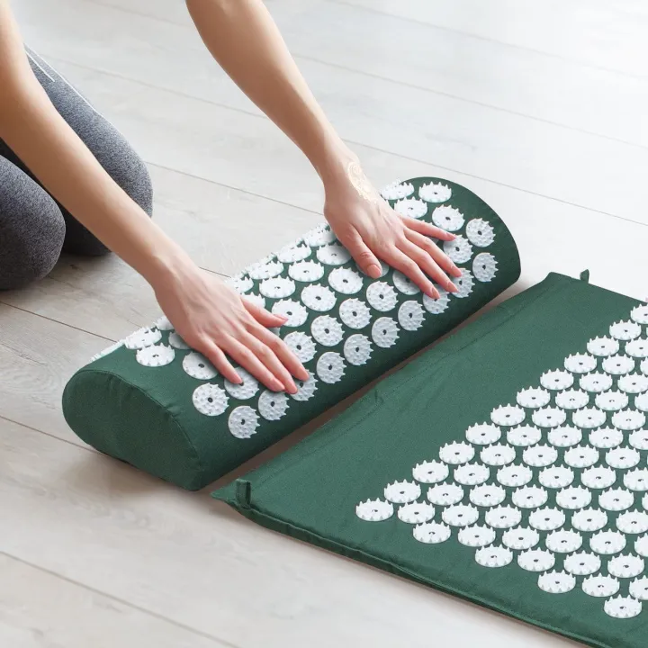 Acupressure%20Mat%20and%20Pillow%20Set%20for%20Back%20and%20Neck%20Relief%20and%20Muscle%20Relaxation%20Relieves,%20Back,%20Neck,%20-%20Image%205