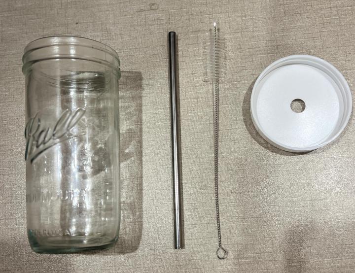 Boba%20Cup%20Mason%20Jar%20with%20Lid%20and%20Straw,%2024%20oz%20Smoothie%20Boba%20Cup%20with%20Plastic%20Lid,%20Reusable%20Wide%20Mouth%20Drinking%20Cup,%20Leak%20Proof%20Mason%20Jar%20Glass%20Cup%20for%20Juicing,%20Bubble%20Tea,%20Coffee,%20Pearl%20tea%20-%20Image%203