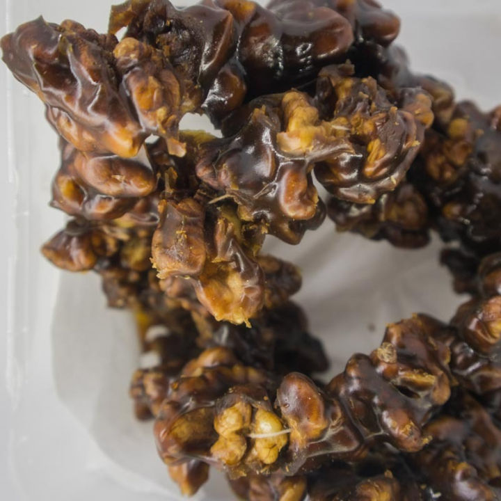 Kilao%20(Grapes%20syrup%20coated%20walnuts)%20500GM%20-%20Image%202