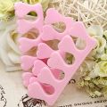 Soft Foam Sponge Toe Separator Finger Separator Nail Art Tools Feet Care Manicure Pedicure Flexible Gel Polish Coating, 2 Pieces Nail Polish Protectors for Nail Art/Painting Toes and Fingers Applicable Foam. 