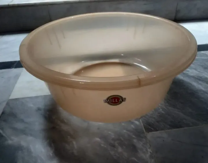 One%20SMALL%20Transparent%20Plastic%20Bath%20Tub%208%20Liters%20Random%20Colors%20-%20Image%203