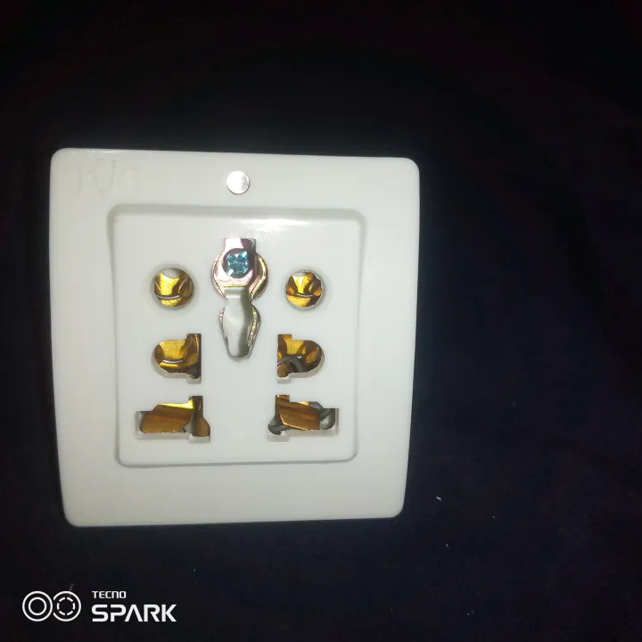 universal%20socket%203%20pin%20multi%20plug%20socket%20AC%20220v%20with%20light%20indicator%201/2/4/10pcs%20-%20Image%202