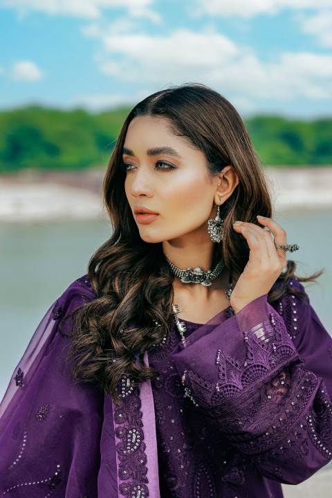 Aayra%20D-05%20Dark%20Purple%20Summer%20Lawn%20Eid%20Unstitched%203%20Piece%20Suit%20for%20Women%20-%20Image%205