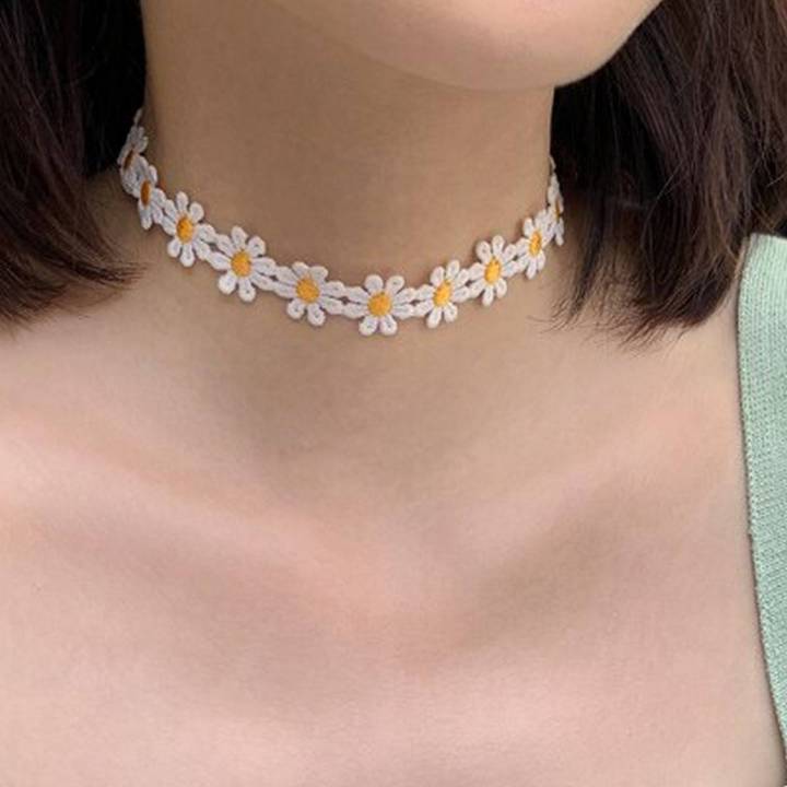 Trendy Classy Elegant High Classy Choker Flower Shaped Necklace