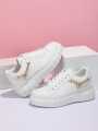 Girls sneakers with golden chain women's white sneakers with side chain Ladies casual Fashion sneakers Brand Women's shoes. 