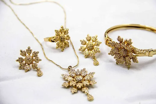 Zircon%20Jewellery%20Set%20Fine%20Light%20Weight%20Fashion%20Jewelry%20for%20Women%20-%20Golden%20-%20Image%203