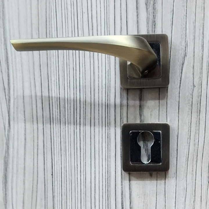 Door%20Lock%20with%20Large%20Machine%20%7C%20Durable%20%7C%20High%20Quality%20%7C%20Long%20Lasting%20-%20Image%209