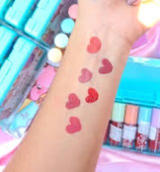 Color%20Castle%20Lip%20Gloss%20%20Pack%20of%206%20Pcs%20(Waterproof%20,%20Highly%20Pigminted%20&%20Premium%20Quality)%20-%20Image%208