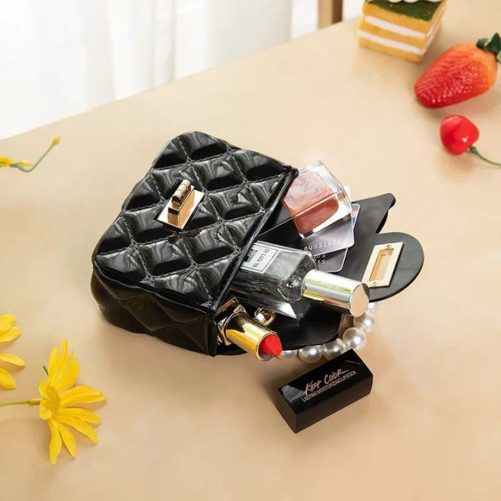 Girls%20Pearl%20Handle%20Mini%20Size%20Fiber%20Crossbody%20Bags%20-%20Image%205
