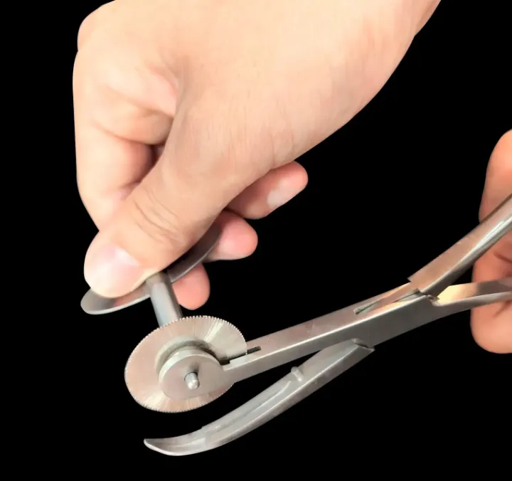 Large%20Ring%20Cutting%20Plier%20%E2%80%93%20Heavy%20Duty%20Ring%20Cutter%20Tool%20for%20Medical%20&%20Jewelry%20Use%20Oversized%20Ring%20Cutter%20Pliers%20%E2%80%93%20Precision%20Tool%20for%20Removing%20Metal%20Rings%20Safely%20-%20Image%206