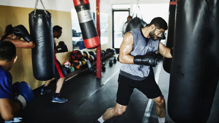 Workout%20Punching%20Boxing%20Bag-3%20Feet%20length%20Pro%20Huge%20Boxing%20Bag%20with%20hanging%20Chain%20for%20Men,%20Women,%20Adults%20-%20Image%202