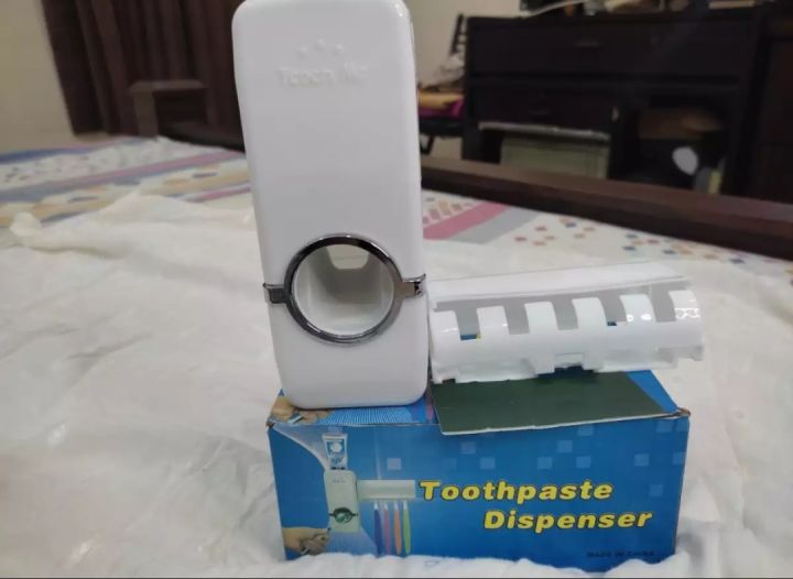 Automatic%20Toothpaste%20Dispenser%20With%20Toothbrush%20Holder%20CLICKABLE%20COLLECTION'S%20-%20Image%203