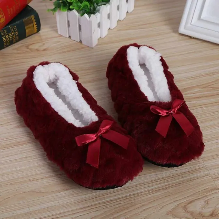 Women's%20Soft%20Plush%20Indoor%20Slippers%20-%20Comfortable%20Winter%20Shoes%20with%20Attractive%20Panda%20Design%20-%20Image%207
