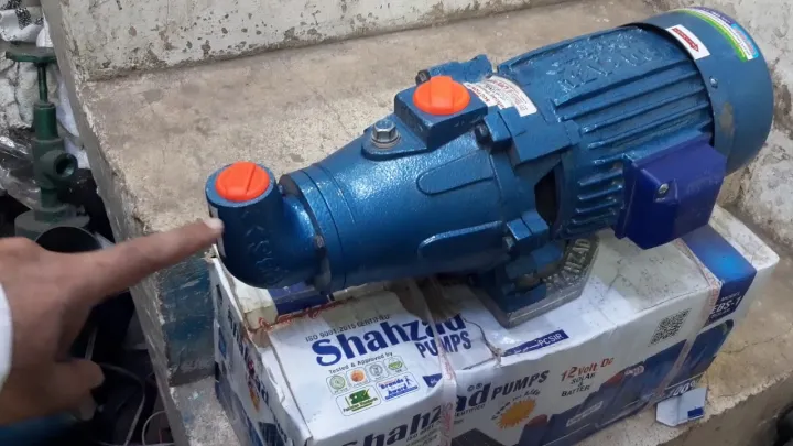 Solar%20Panel%20Battery%20Powered%20Suction%20Pump%20DC%20Solar%20DC%2012V%20Suction%20Water%20Pump%20Water%20Motor%20warram%20Pump%20100%25%20copper%20winding%20-%20Image%206