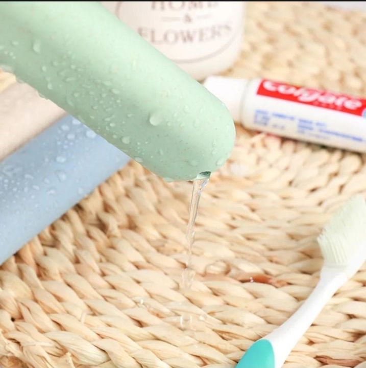 Portable%20Miswak%20Case%20Toothbrush%20Box%20for%20travel%20and%20camping%20Protects%20your%20toothbrush%20from%20Damage%20Germs%20and%20Dirt%20-%20Image%206