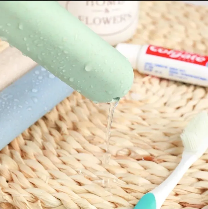 Portable%20Miswak%20Case%20Toothbrush%20Box%20for%20travel%20and%20camping%20Protects%20your%20toothbrush%20from%20Damage%20Germs%20and%20Dirt%20-%20Image%206