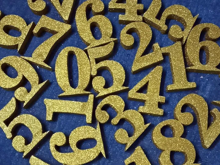 Styrofoam%203D%20Numbers%20Glitter%20Finish%20(Golden)%20Number%205%20-%20Image%203