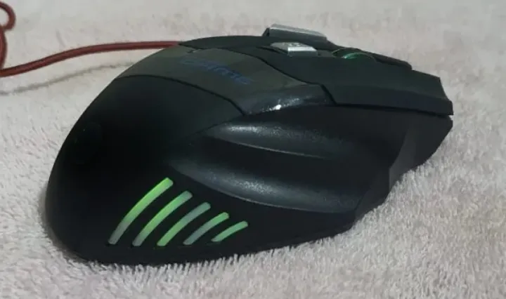 G950%20gaming%20mouse%20-%20Image%203