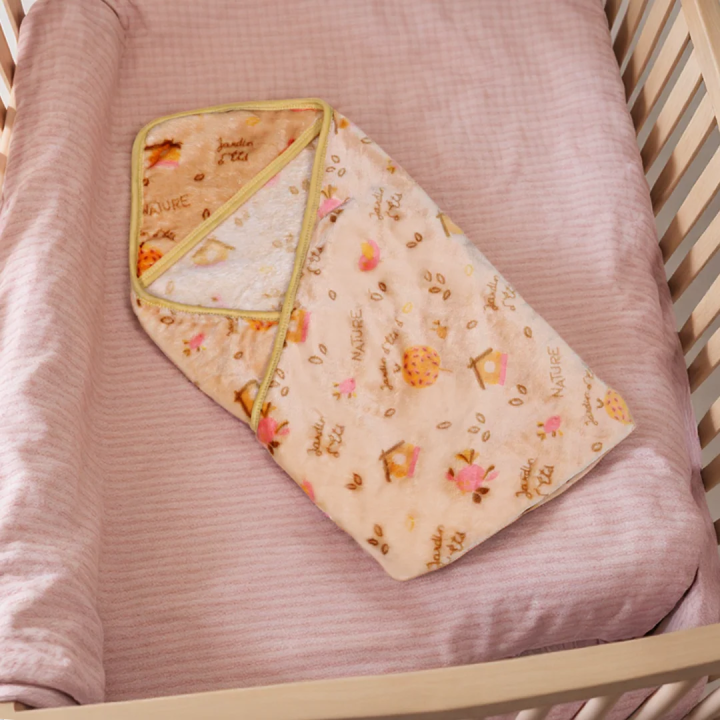 Cuddle%20Me%20Swaddle%20Blanket%20with%20Hood%20%E2%80%93%20Soft%20&%20Lightweight%20Baby%20Swaddle%2075x85cm%20-%20Image%202