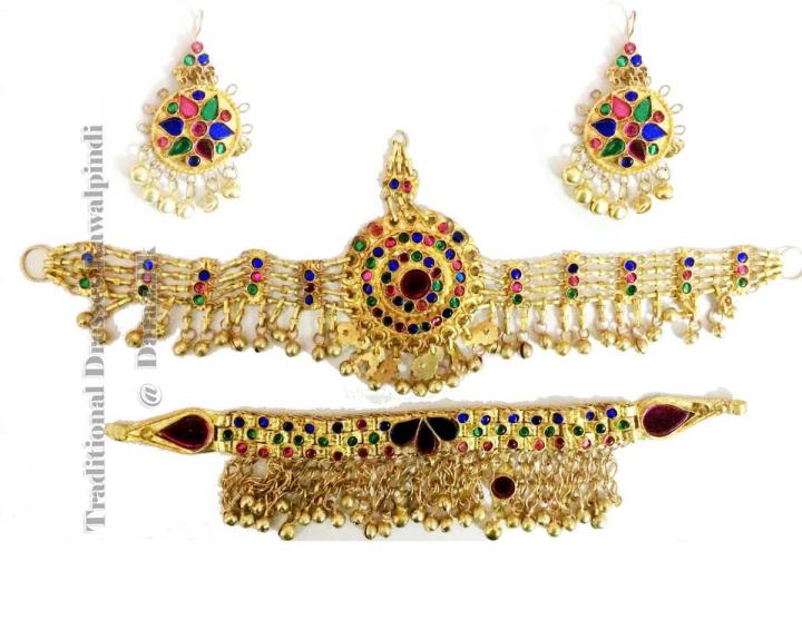 Afghani%20Matha%20Patti%20Set%20with%20Necklace%20and%20Earrings%20Golden%20-%20Image%204