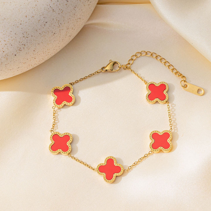 Stainless%20Steel%20Clover%20Jewellery%20Set%20for%20Girls%20&%20Women%20%E2%80%93%203%20Piece%20Set%20with%20Double-Sided%20Necklace,%20Bracelet%20&%20Earrings%20%7C%20Gold%20Color%20European%20Style%20-%20Image%209