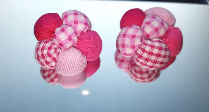 Pack%20of%203%20Stuffed%20cloth%20Flowers%20for%20dress%20-%20Image%204