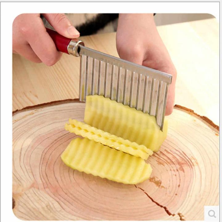Crinkle%20Fries%20Cutter%20Knife%20with%20Handle%20Potato%20Slicer%20%E2%80%93%20Stainless%20Steel%20Crinkle%20Knife%20%E2%80%93%20Multifunctional%20Knife%20Wavy%20Edged%20Potato%20cutter%20%E2%80%93%20Wavy%20Chopper%20%E2%80%93%20Wavy%20Potato%20Slicer%20%E2%80%93%20Vegetable%20&%20Fruit%20Wavy%20knife%20Shop%20Easy%20-%20Image%204