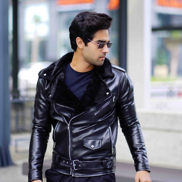 Men's%20Black%20Faux%20Leather%20Biker%20Jacket%20with%20Fur%20Collar%20-%20Stylish%20and%20Durable%20-%20Image%205