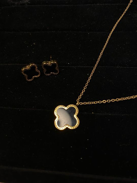 Van Cleef & Arpels’ New Alhambra Set