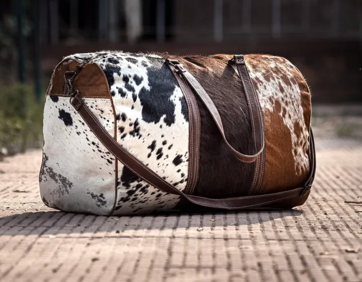 Real%20Cowhide%20Leather%20Duffel%20Bag%20%7C%20Leather%20Weekender%20Travelling%20Bags%20%7C%20Cowhide%20Hair%20on%20Travel%20Bags%20%7C%20Tricolor%20Cowhide%20Duffel%20Overnight%20Travel%20Bag%20%7C%20Sports%20Bag%20-%20Image%202
