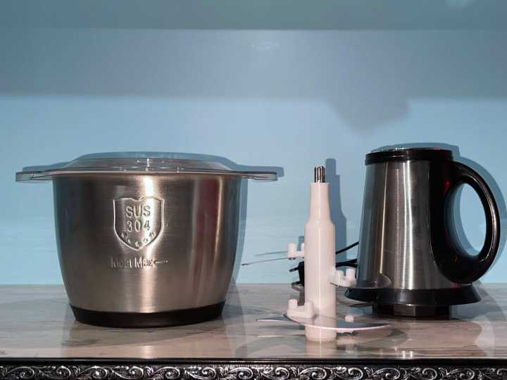 Multi-Function%20Electric%20Meat%20Grinder%20&%20Chopper%20%7C%20300W%20Powerful%20Motor%20%7C%203L%20Capacity%20%7C%20Stainless%20Steel%20Blades%20%7C%20Versatile%20Food%20Processor%20-%20Image%204