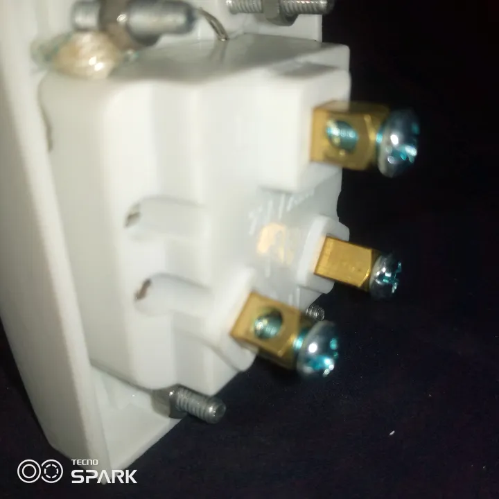 universal%20socket%203%20pin%20multi%20plug%20socket%20AC%20220v%20with%20light%20indicator%201/2/4/10pcs%20-%20Image%203