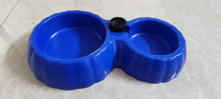 Cat%20bowl%20with%20dispenser%20for%20cats%20bottle%20not%20included%20-%20Image%202