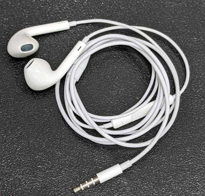 Oppo+vivo%20Handsfree%20Oppo%20Original%20Handsfree%20and%20M10%20earbuds%20%20Oppo%20Original%20Handsfree%20for%20Android%20and%20IOS%20Handsfree%20-%20Image%205