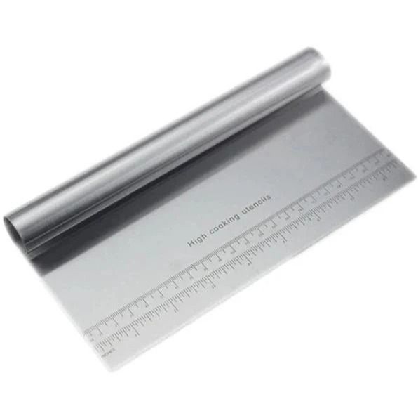 22CM%20Stainless%20Steel%20Scraper%20&%20Dough%20Cutter%20-%20Image%204