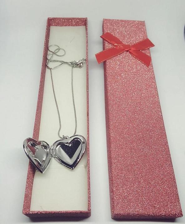 Valentine's%20Day%20Silver%20Pendant%20Heart%20Shape%20for%20Women%20-%20Image%204