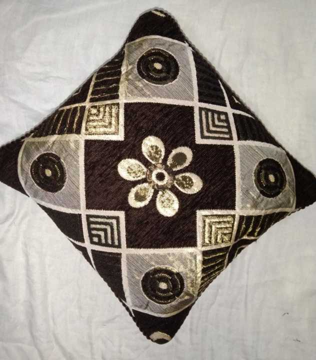 Pack%20of%205%20Velvet%20Cushion%20Covers%20Set%20%7C%20Square%20Sofa%20Cushions%20Cover%2014x14%20inch%20-%20Image%204