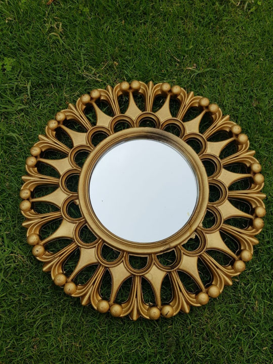 Elegant%203-Piece%20Golden%20Decorative%20Wall%20Mirror%20Set%20for%20Home%20Room%20Decor%20-%20Image%208