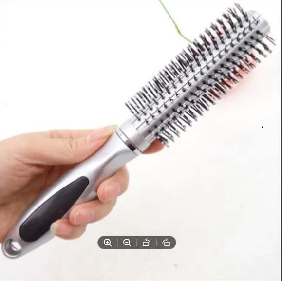 Round%20Hair%20Brush%20-%20Silver%20-%20Image%202