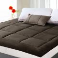 SQUARE QUILTED MATTRESS TOPPER. 